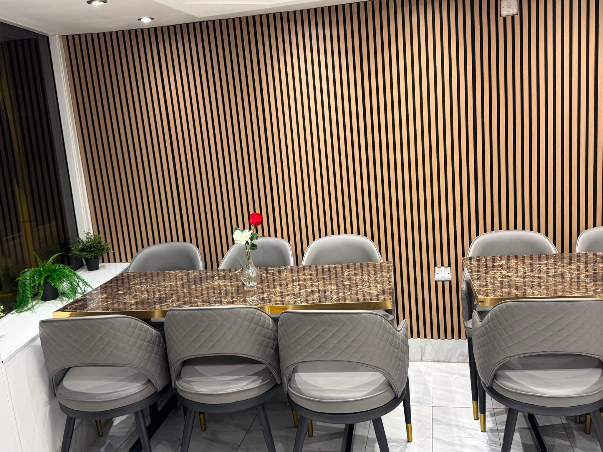 Docklands Pizza dining area